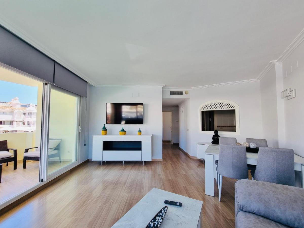 G&G Isla Marina Puerto Daire Benalmádena Dış mekan fotoğraf